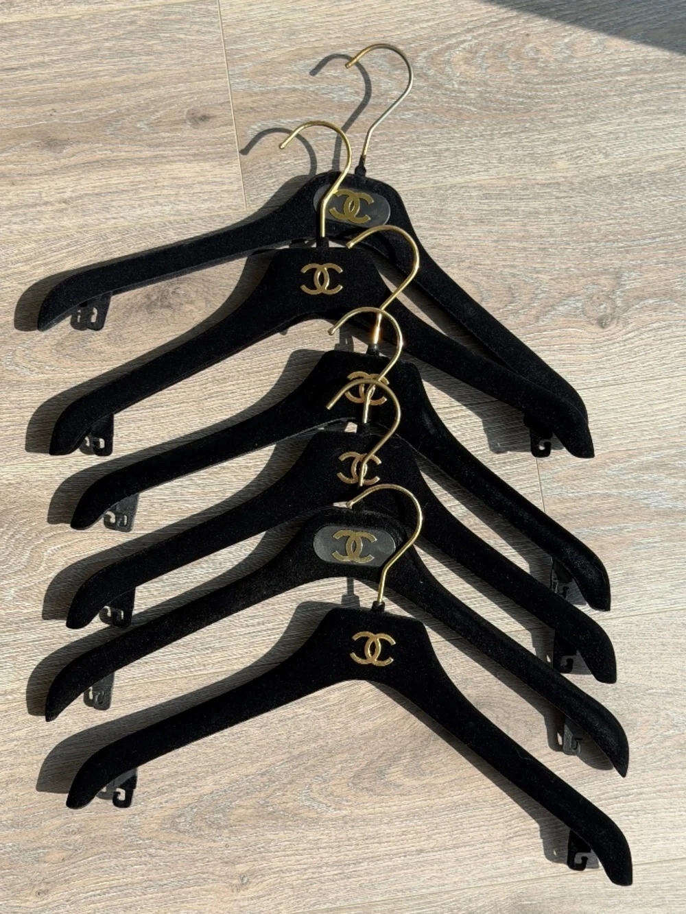 Chanel velvet hangers 6pcs